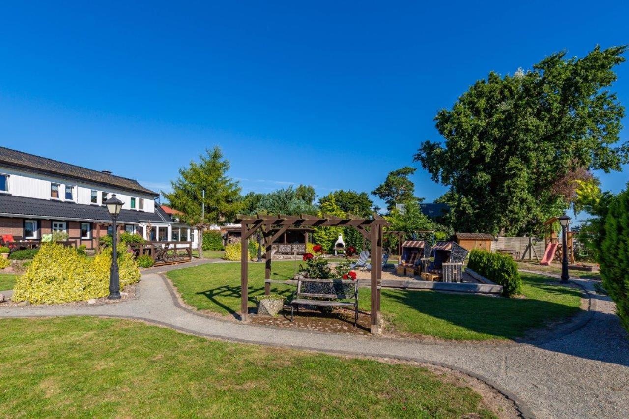 Familien-Ferienanlage Seefeldt Freest Exterior photo
